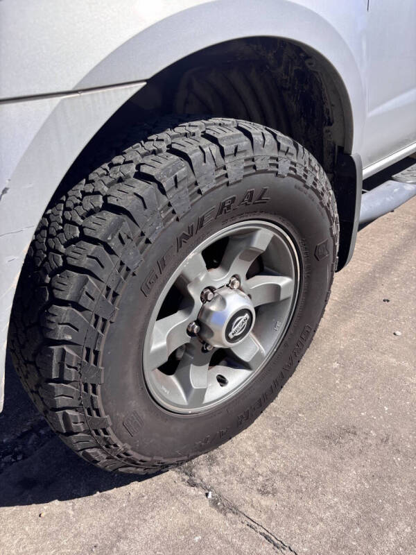 2004 Nissan Frontier XE-V6