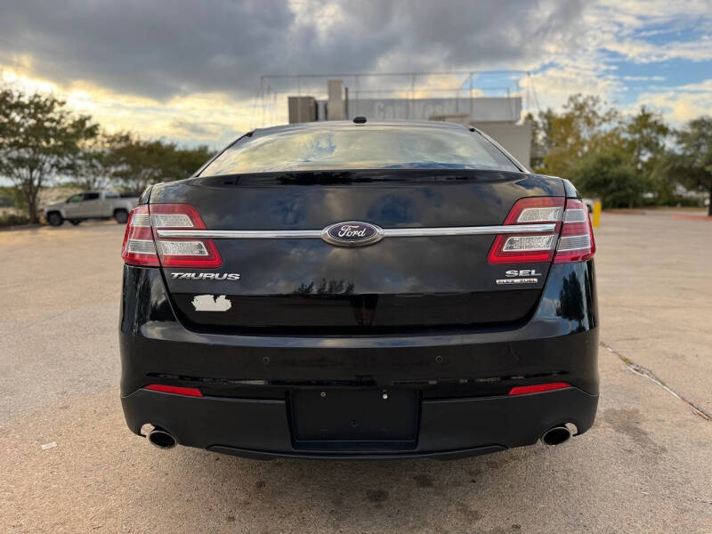 2017 Ford Taurus SEL