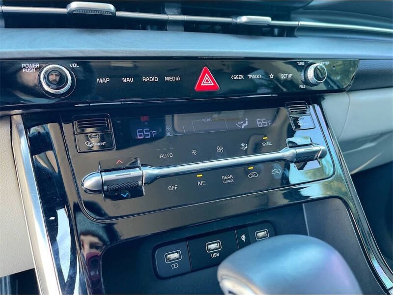 2024 Kia Carnival SX