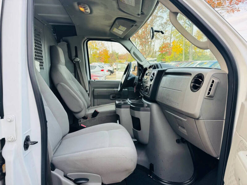 2013 Ford E-Series E-250