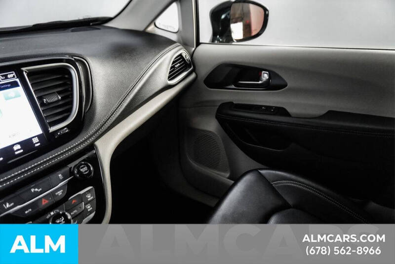 2024 Chrysler Pacifica Plug-In Hybrid Select