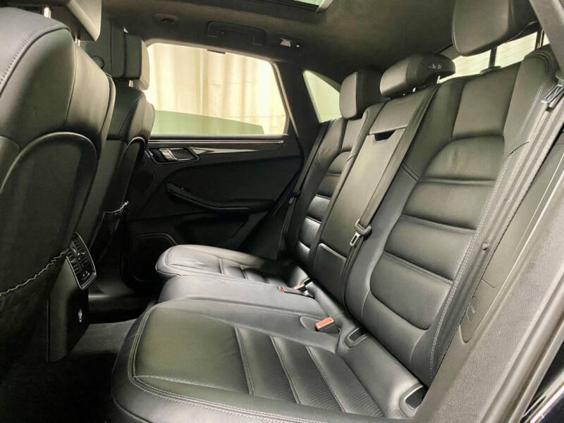 2015 Porsche Macan Turbo