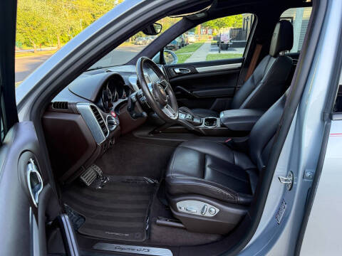 2017 Porsche Cayenne GTS