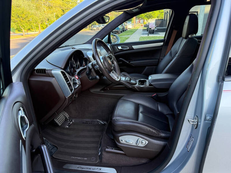 2017 Porsche Cayenne GTS