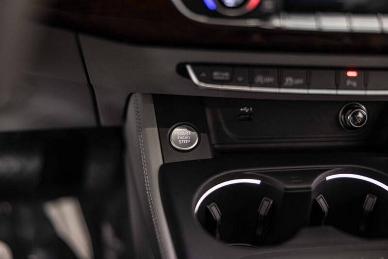 2019 Audi A4 quattro Premium Plus 45 TFSI