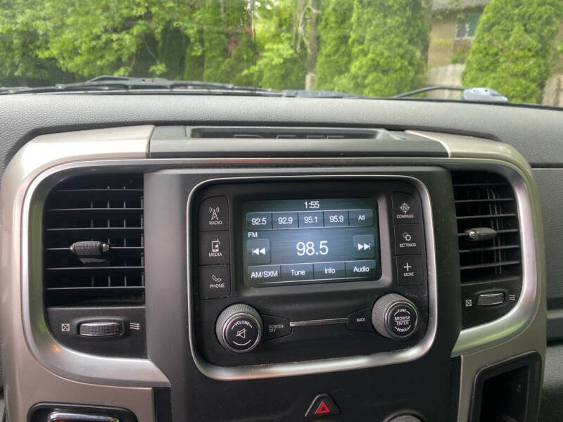 2017 RAM 1500 SLT
