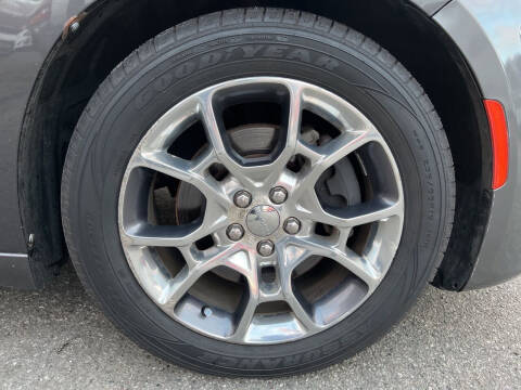 2015 Dodge Charger SXT