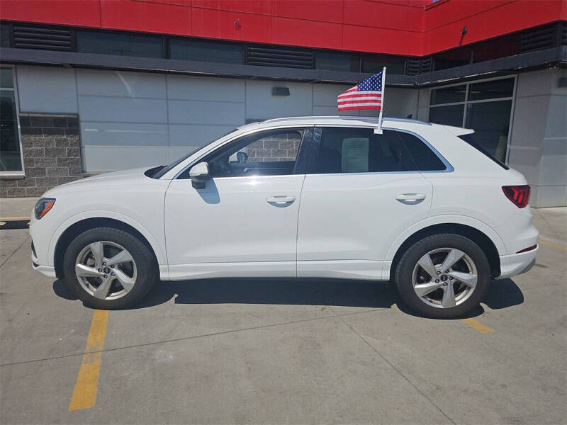 2021 Audi Q3 quattro Premium 40 TFSI