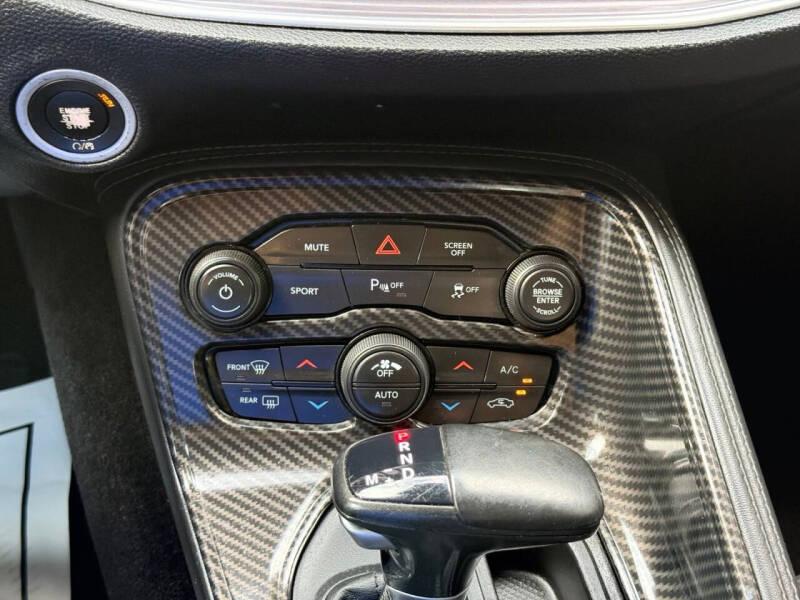2017 Dodge Challenger SXT