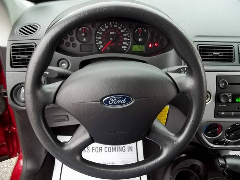 2005 Ford Focus ZX5 S