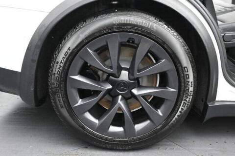 2023 Tesla Model X Standard Range