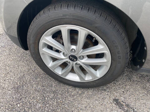 2017 Kia Soul +