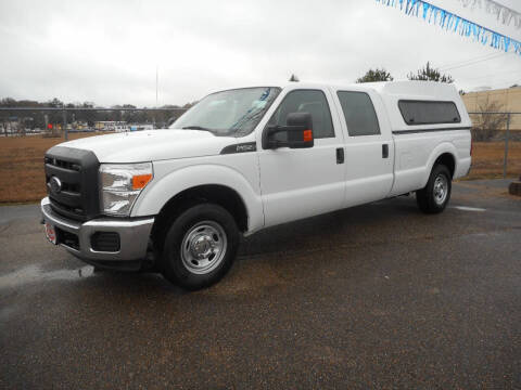 2015 Ford F-250 Super Duty for sale at STRAHAN AUTO SALES INC in Hattiesburg MS