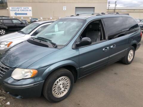 2005 Chrysler Town and Country for sale at Blue Line Auto Group in Portland OR