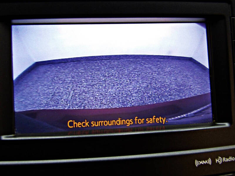 2014 Toyota Prius v Five