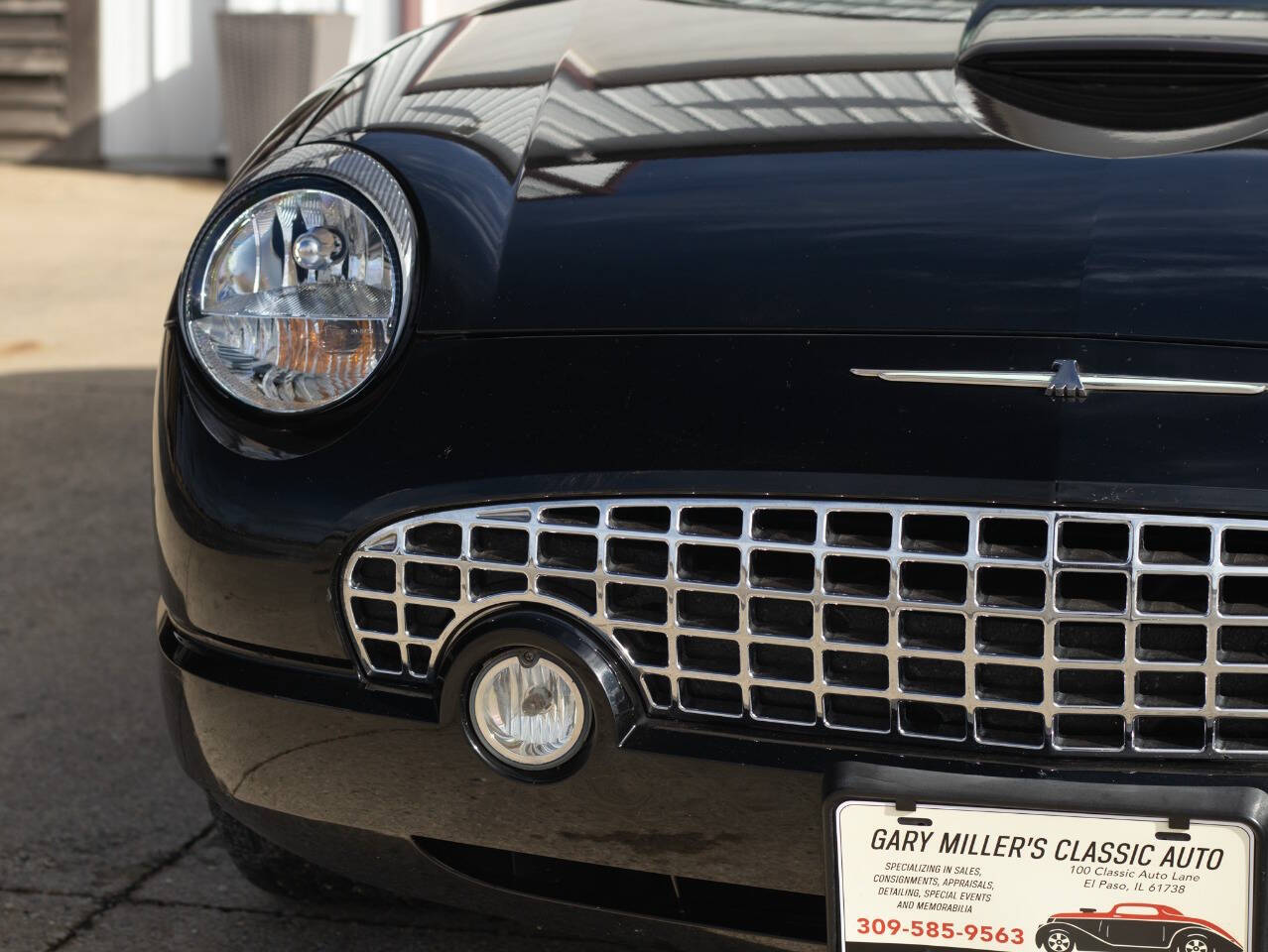 2002 Ford Thunderbird 11