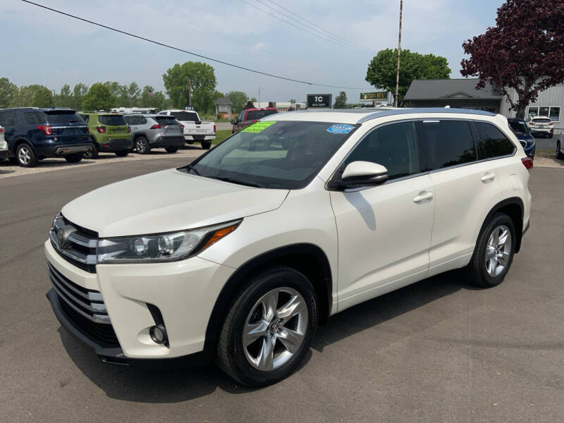 Used 2017 Toyota Highlander Limited with VIN 5TDDZRFH2HS468314 for sale in Traverse City, MI