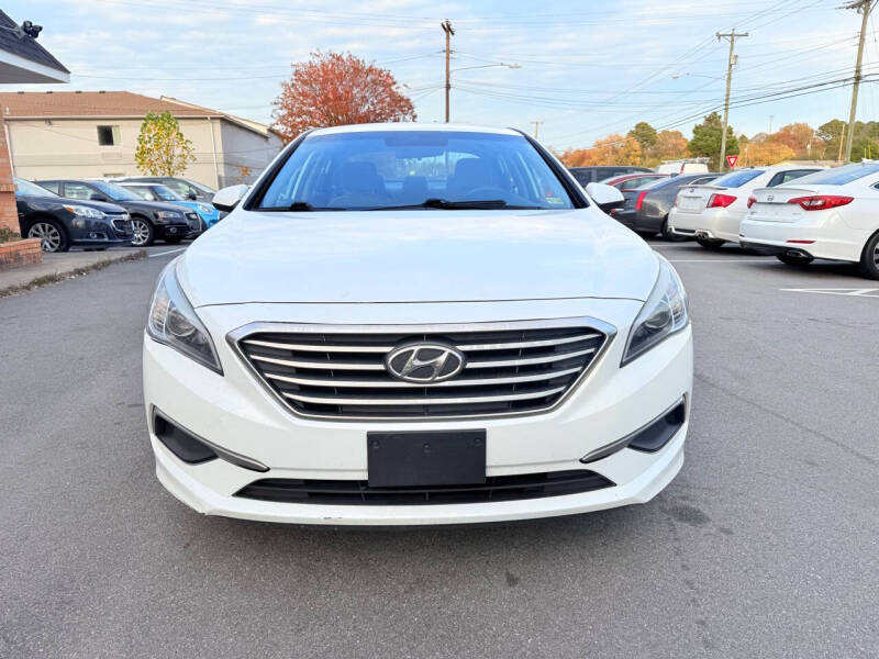 2017 Hyundai Sonata Base photo 9