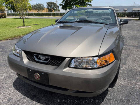 2002 Ford Mustang Deluxe