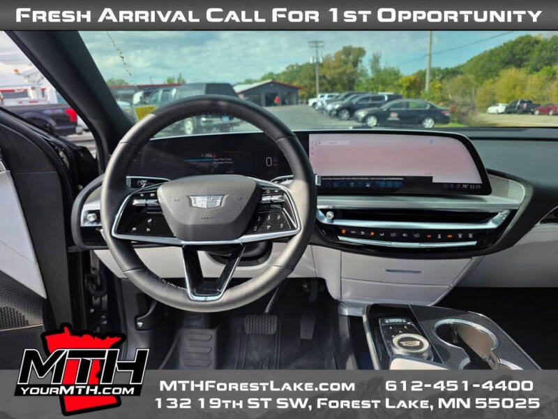 2024 Cadillac LYRIQ Luxury 1