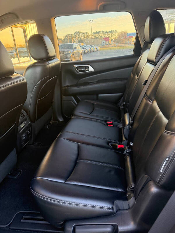 2018 Nissan Pathfinder SL