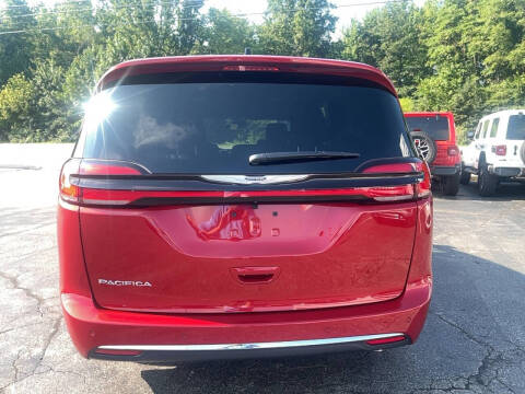 2026 Chrysler Pacifica Select