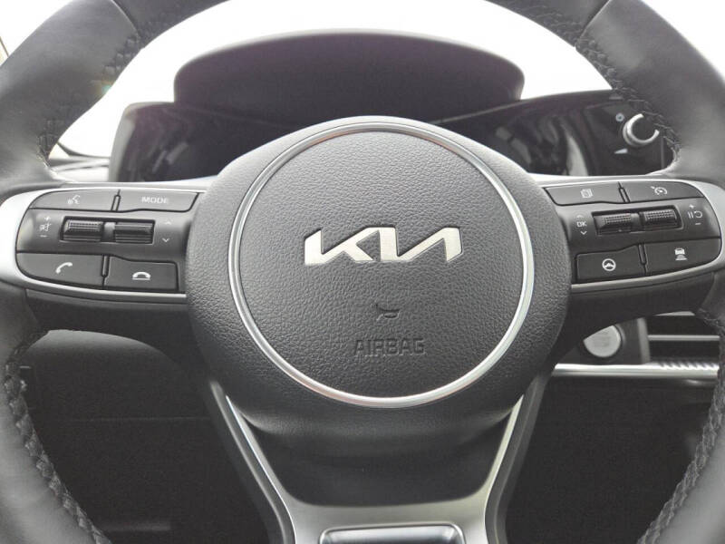 2023 Kia K5 EX