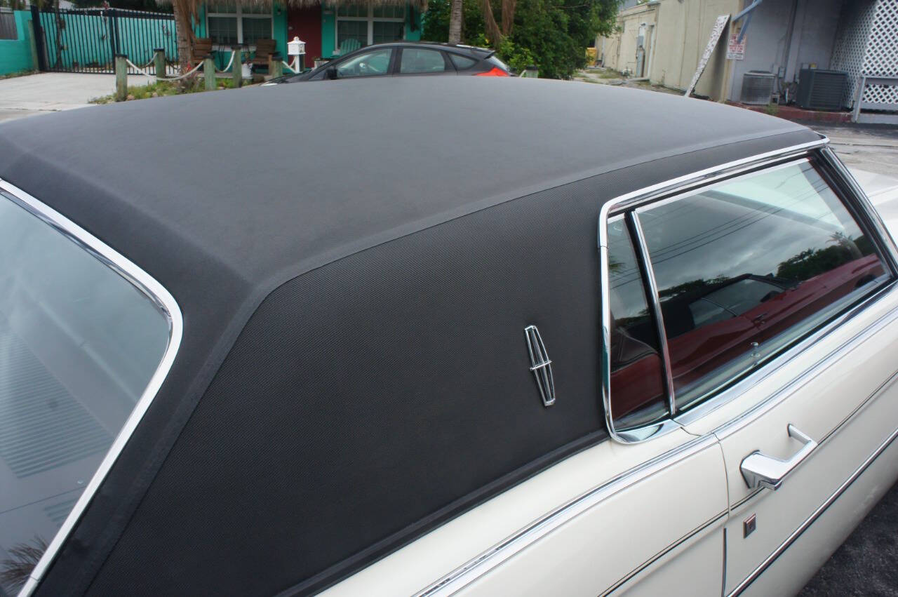 1971 Lincoln Continental Mark III 13