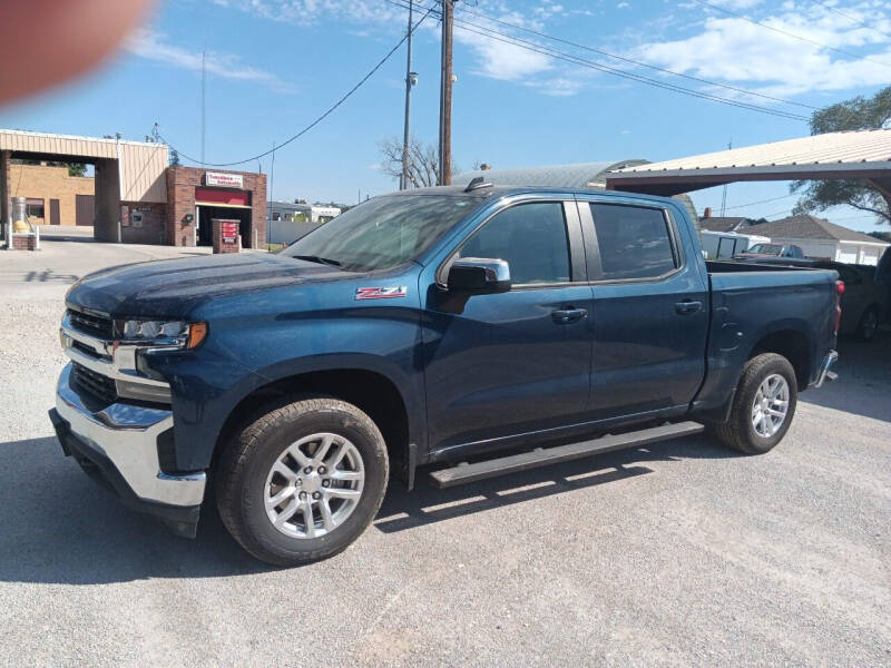 Used 2021 Chevrolet Silverado 1500 LT with VIN 3GCUYDED1MG364524 for sale in Cambridge, NE