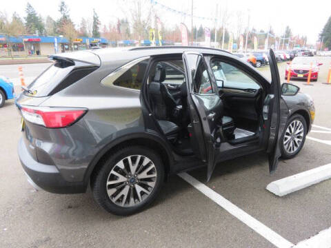 2020 Ford Escape Hybrid Titanium