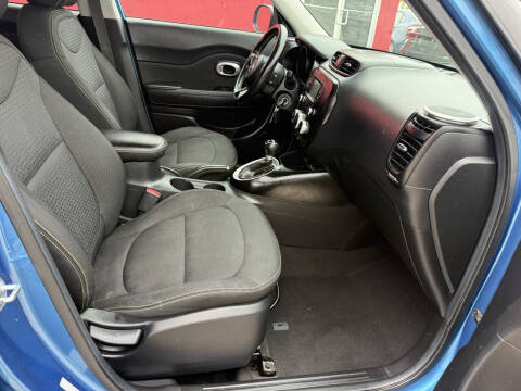 2016 Kia Soul +