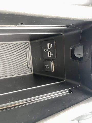 2017 Chrysler 200 Limited