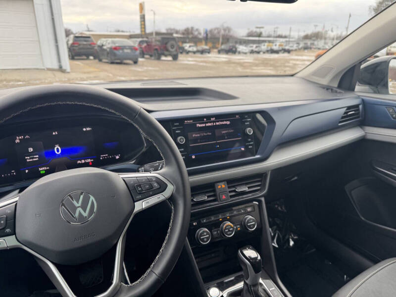 2024 Volkswagen Taos SE 4Motion