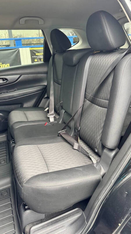 2018 Nissan Rogue SV