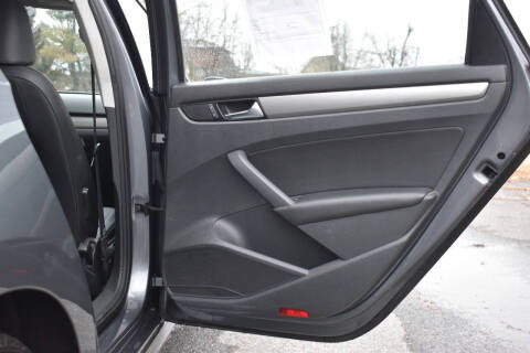 2014 Volkswagen Passat 1.8T SE