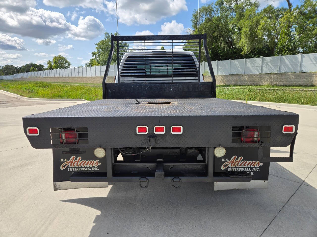 2004 Ford F-550 Super Duty 29