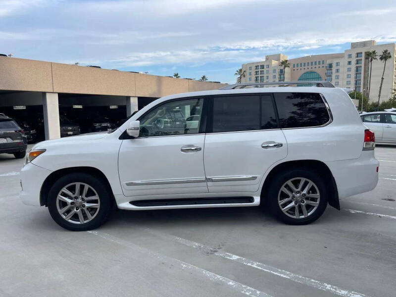 2014 Lexus LX 570