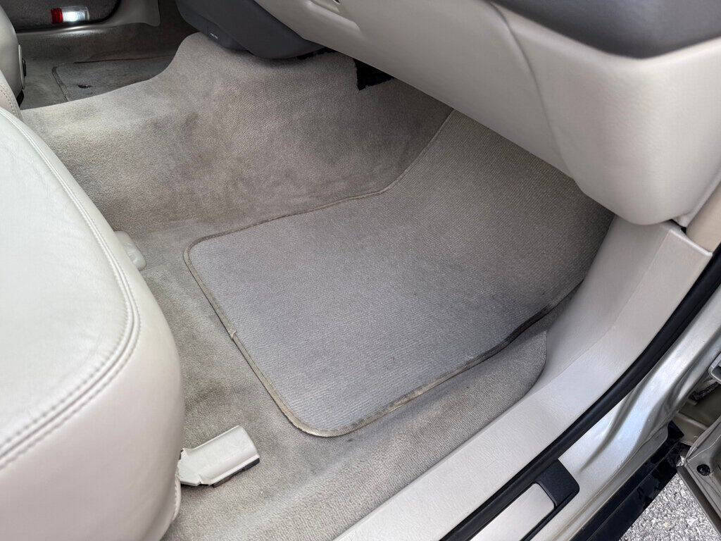 2010 Lincoln Town Car 52