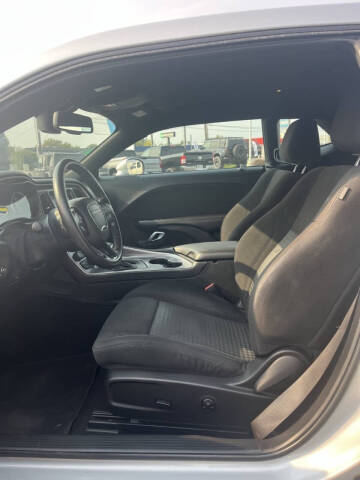 2021 Dodge Challenger SXT