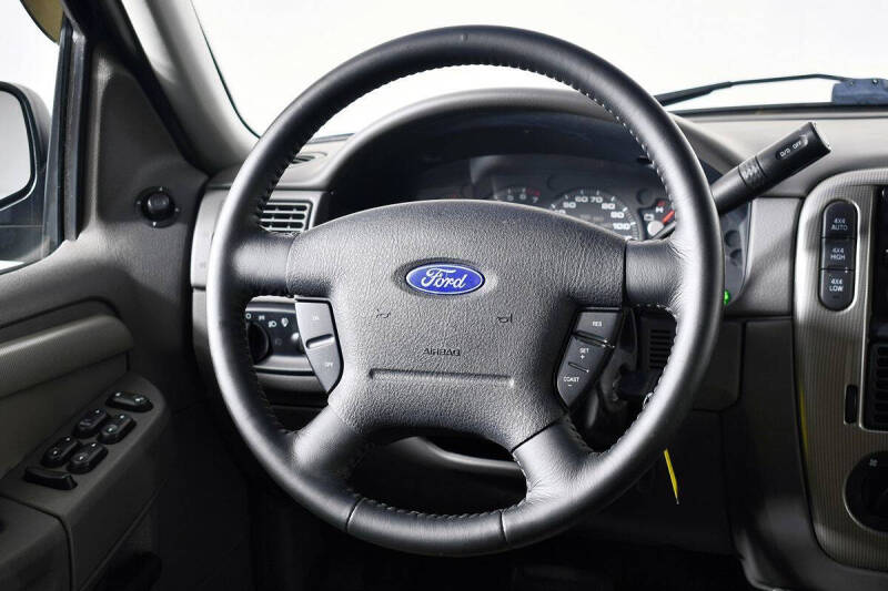 2004 Ford Explorer XLT