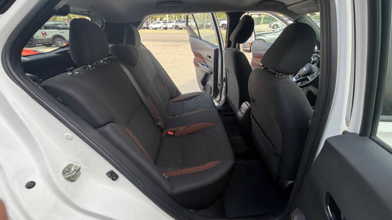 2021 Nissan Kicks SR