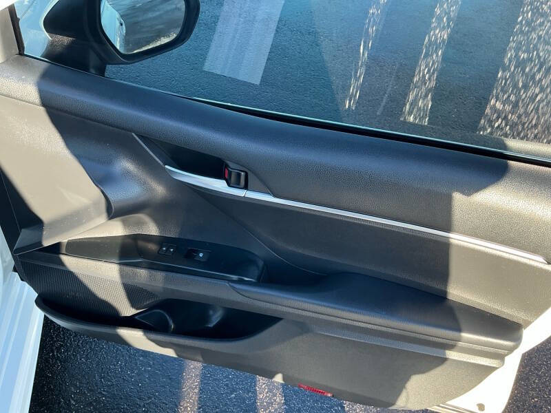 2020 Toyota Camry SE