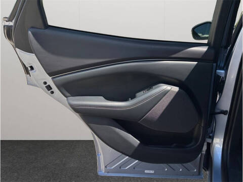 2022 Ford Mustang Mach-E Select