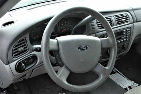 2006 Ford Taurus SE