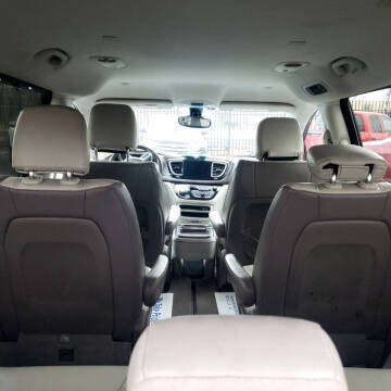 2017 Chrysler Pacifica Touring Plus