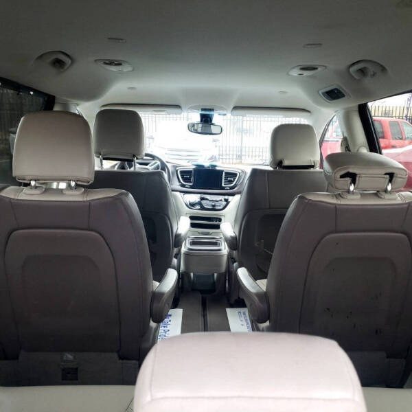 2017 Chrysler Pacifica Touring Plus