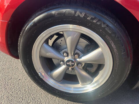 2006 Ford Mustang V6 Standard