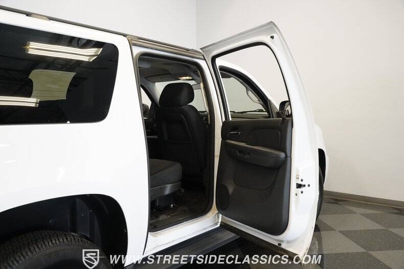 2011 Chevrolet Suburban Fleet 2500