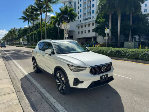2024 Volvo XC40 B5 Plus Bright Theme