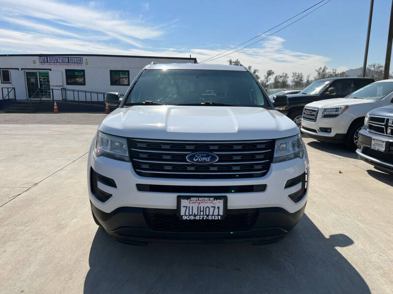 2017 Ford Explorer Base photo 2